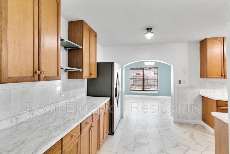 10625 Bresslyn Blvd - Photo 4 of 29