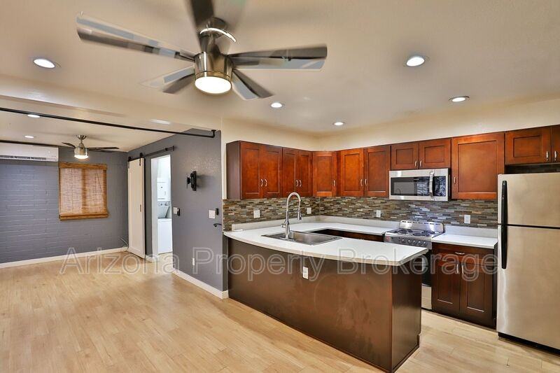 9603 N 5th St #C - Photo 2 of 15