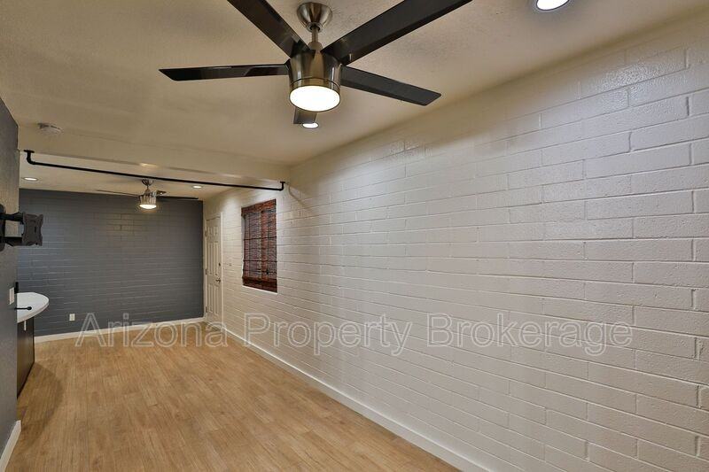 9603 N 5th St #C - Photo 7 of 15