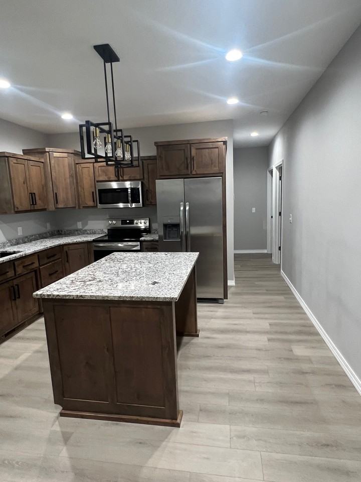 605 N Roane St #605 - Photo 3 of 11