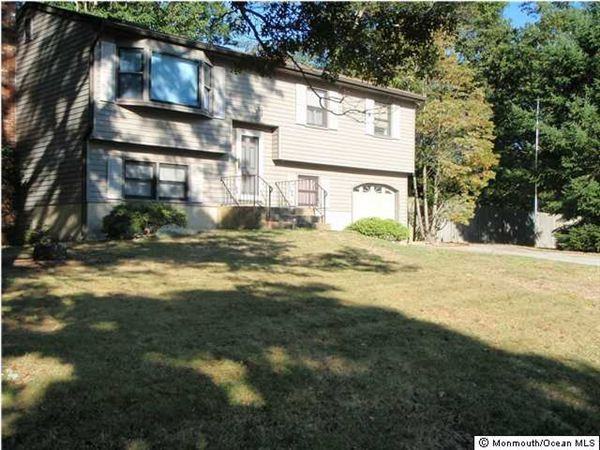 102 Jefferson Ave - Photo 2 of 5