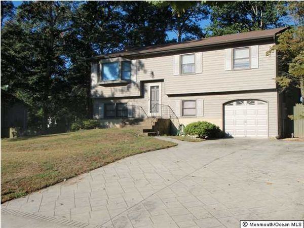 102 Jefferson Ave - Photo 3 of 5