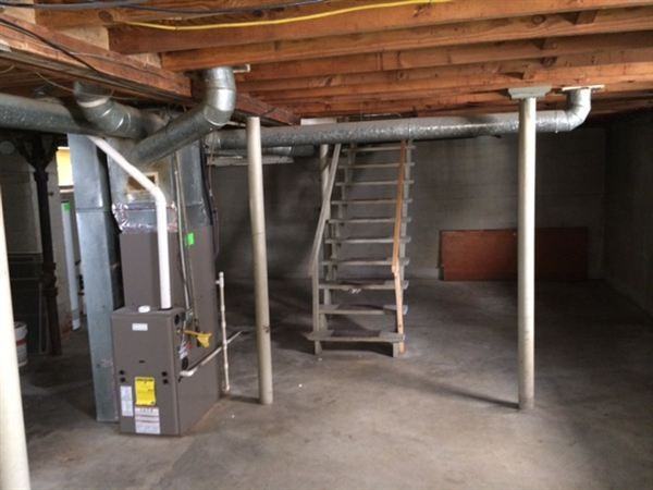 811 Denmark St - Photo 3 of 8