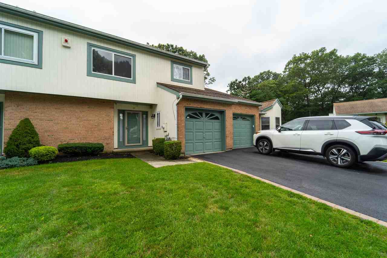 18 Timber Ridge Dr - Photo 2 of 29