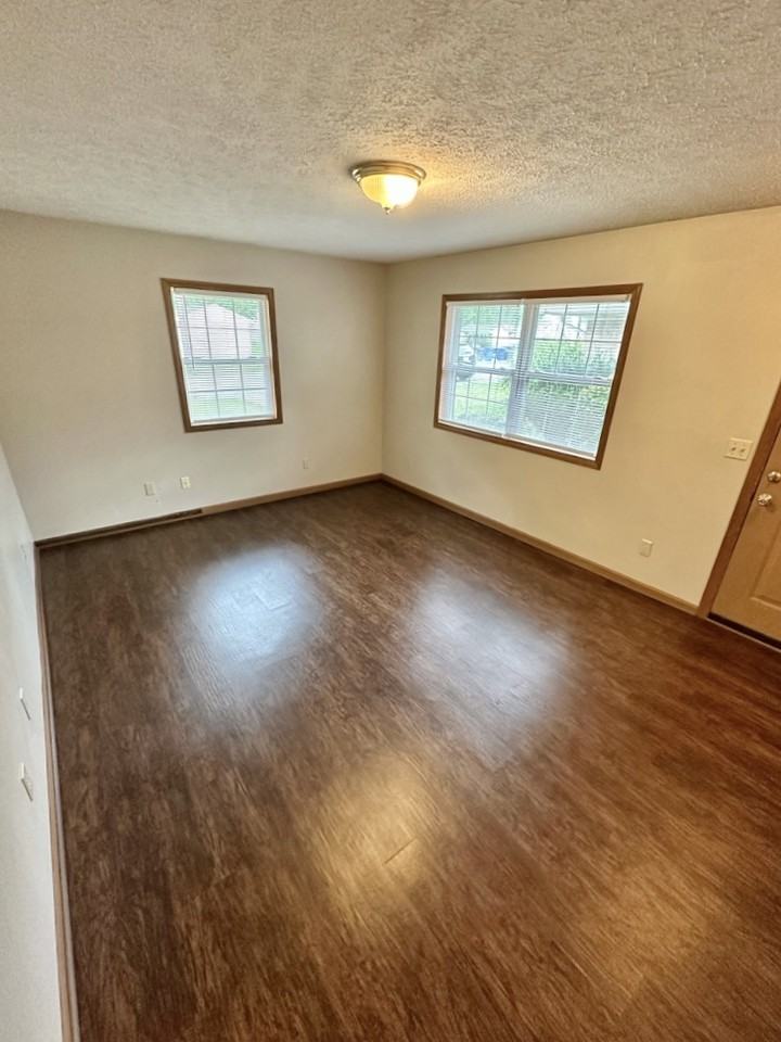 1326 S Waugh St - Photo 2 of 14