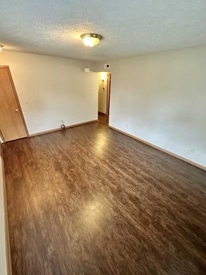 1326 S Waugh St - Photo 3 of 14