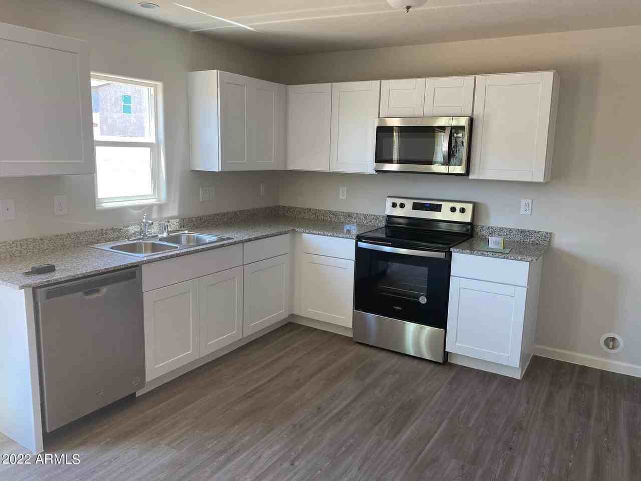 119 W Dewey Ave - Photo 2 of 14