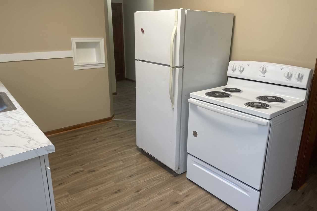 2700 Se Kentucky Ave - Photo 3 of 11