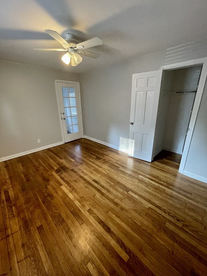 13641 Cedar Rd - Photo 2 of 11