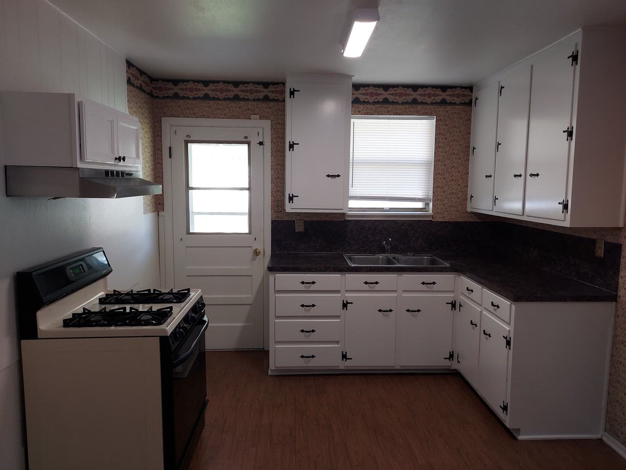 2930 1st Ave - Photo 3 of 14