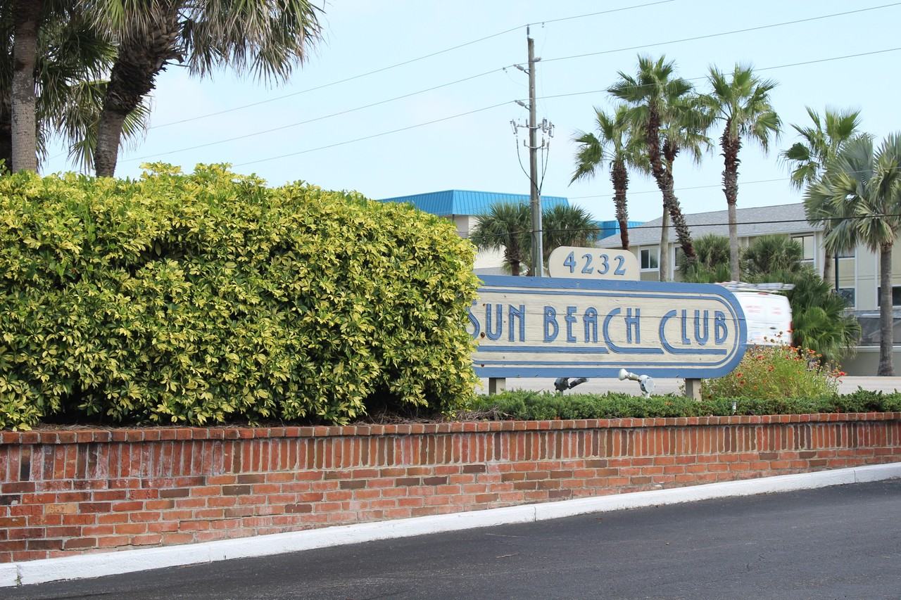 4220 Sun Village Ct - Photo 3 of 10