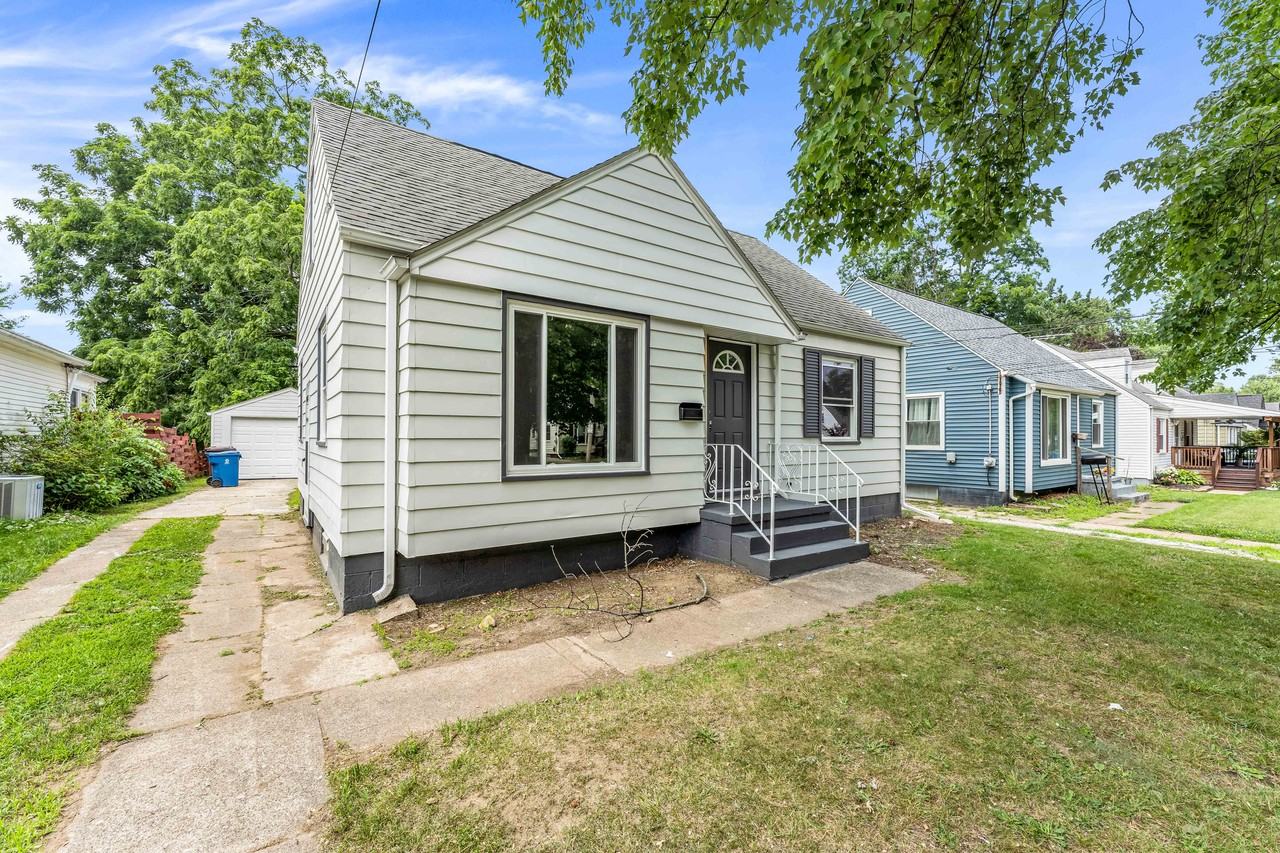 138 Carroll Ave - Photo 2 of 27