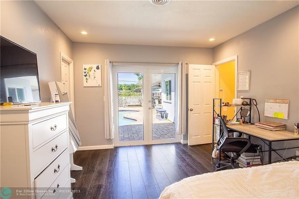 421 Sw 55th Ave #NA - Photo 3 of 6