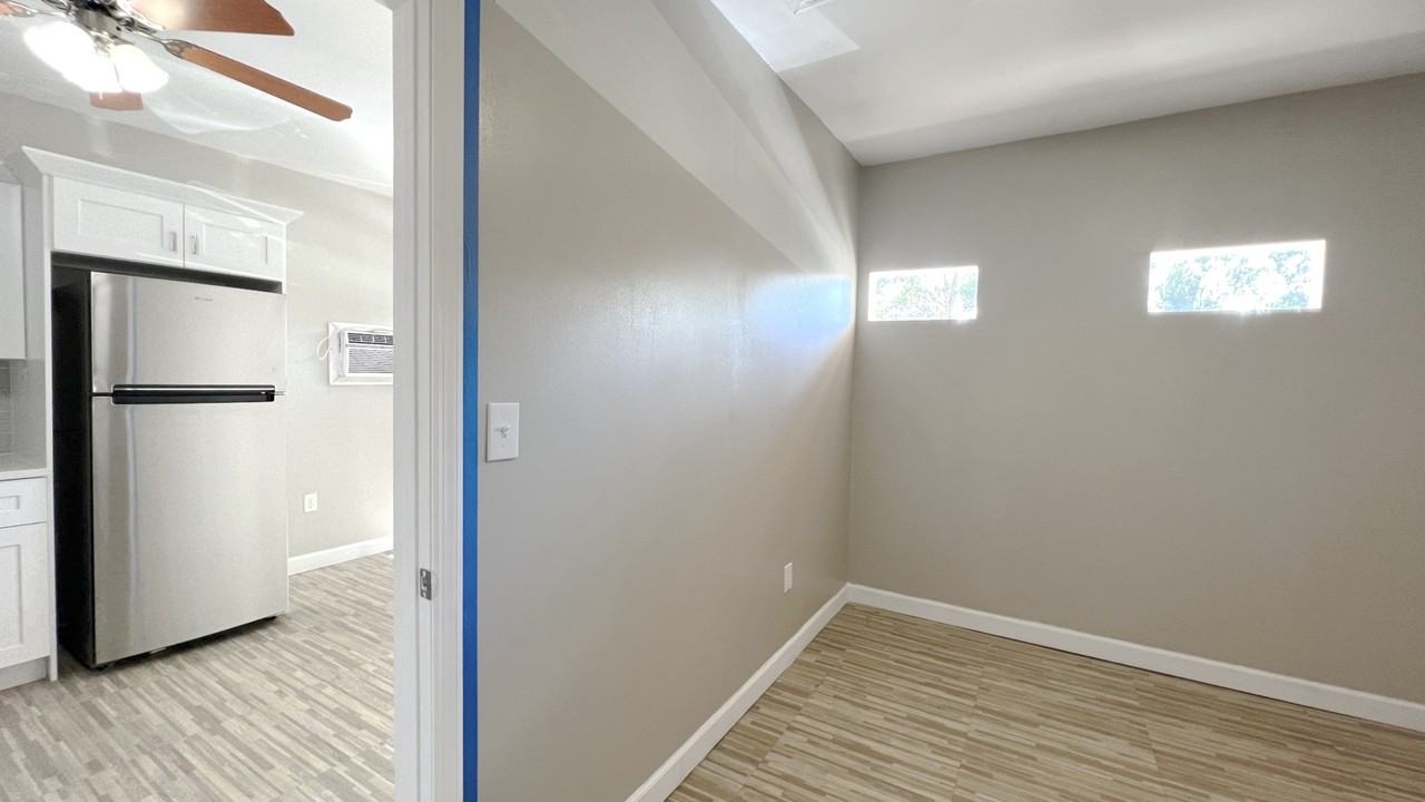 1218 La Mesa Ave #1 - Photo 3 of 8
