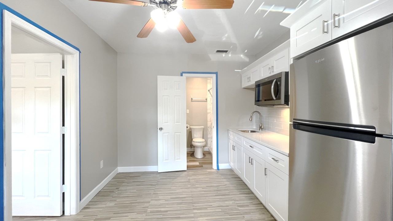 1218 La Mesa Ave #1 - Photo 5 of 8