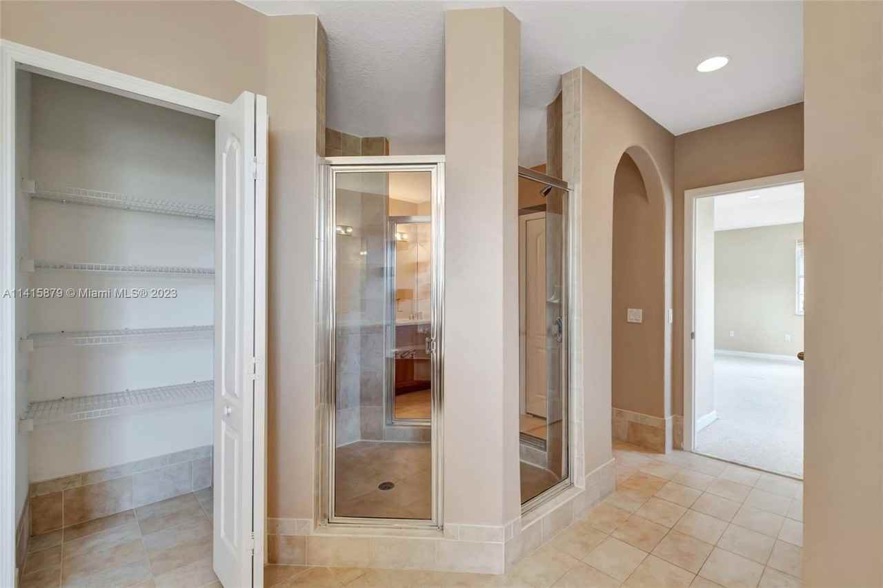 14443 Southwest 12th Lane - Photo 3 of 17