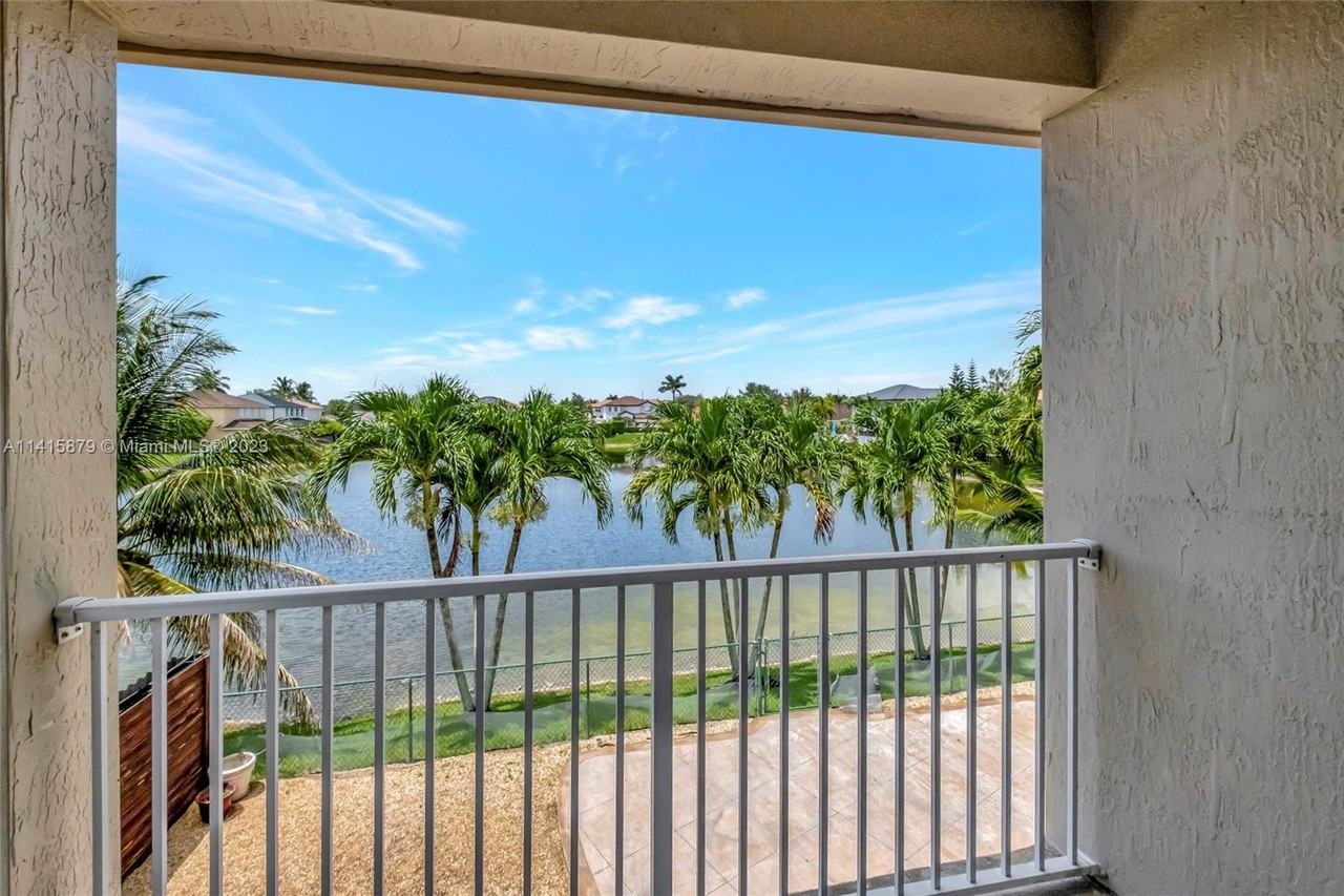 14443 Southwest 12th Lane - Photo 2 of 17