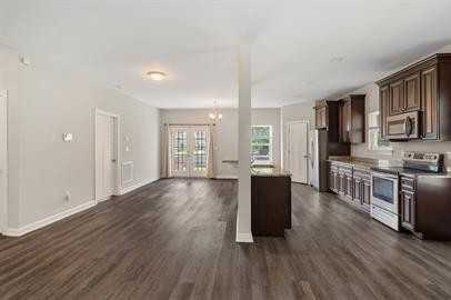 1005 Joyce St - Photo 3 of 36