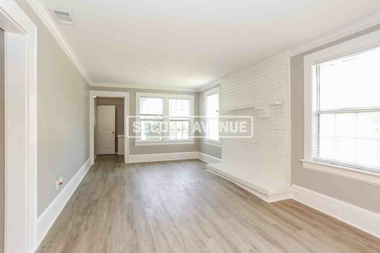524 E 60th St - Photo 7 of 13