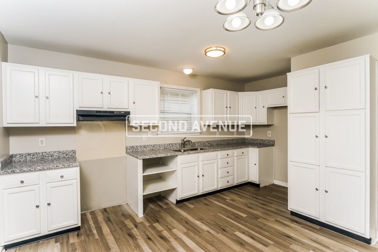 2220 Wilson Ave - Photo 2 of 10