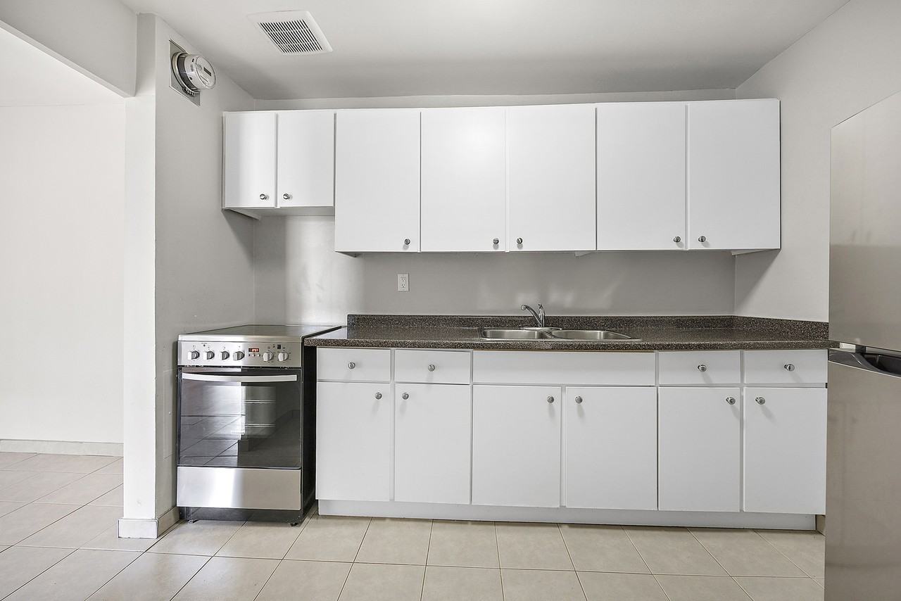 725745 Wonderland Road South Apartments in Westmount, London, ON N6K 1M1 Zumper