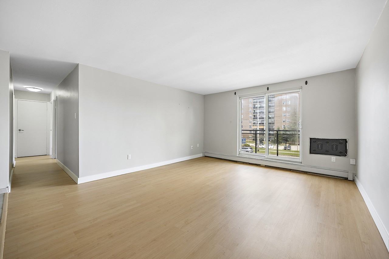 725745 Wonderland Road South Apartments in Westmount, London, ON N6K