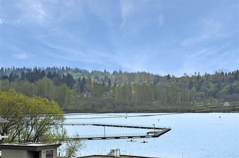 9032 Northeast Juanita Drive - Photo 4 of 10