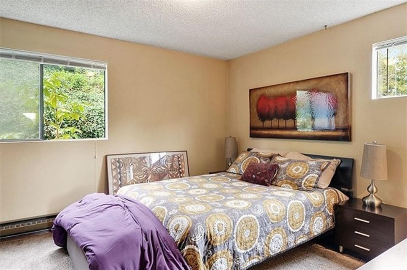 9032 Northeast Juanita Drive - Photo 7 of 10