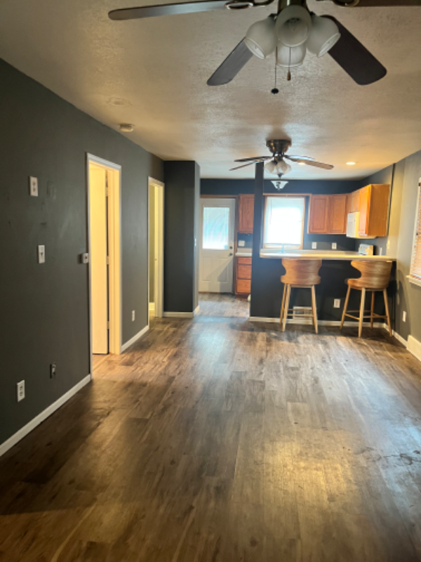 2337 Maple St - Photo 3 of 6