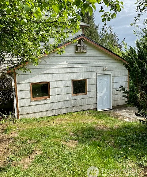 936 Virginia St - Photo 2 of 6