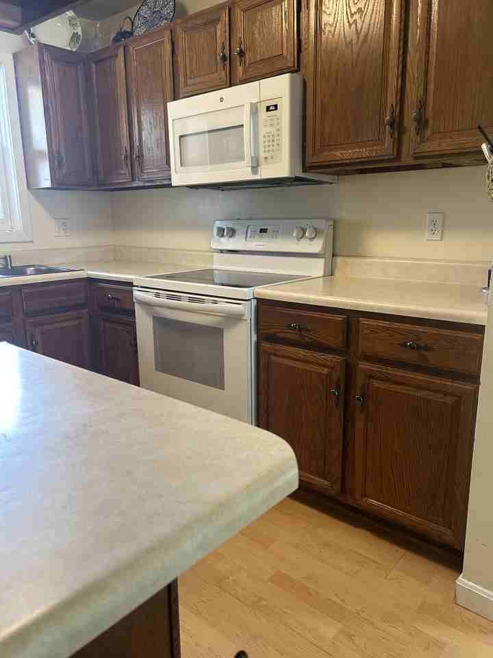 57 Saybrook Rd #NA - Photo 2 of 9