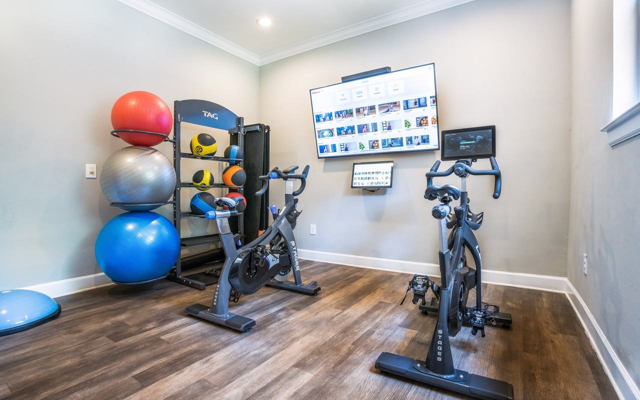 The Arches at Park Cities - Photo 2 of 34