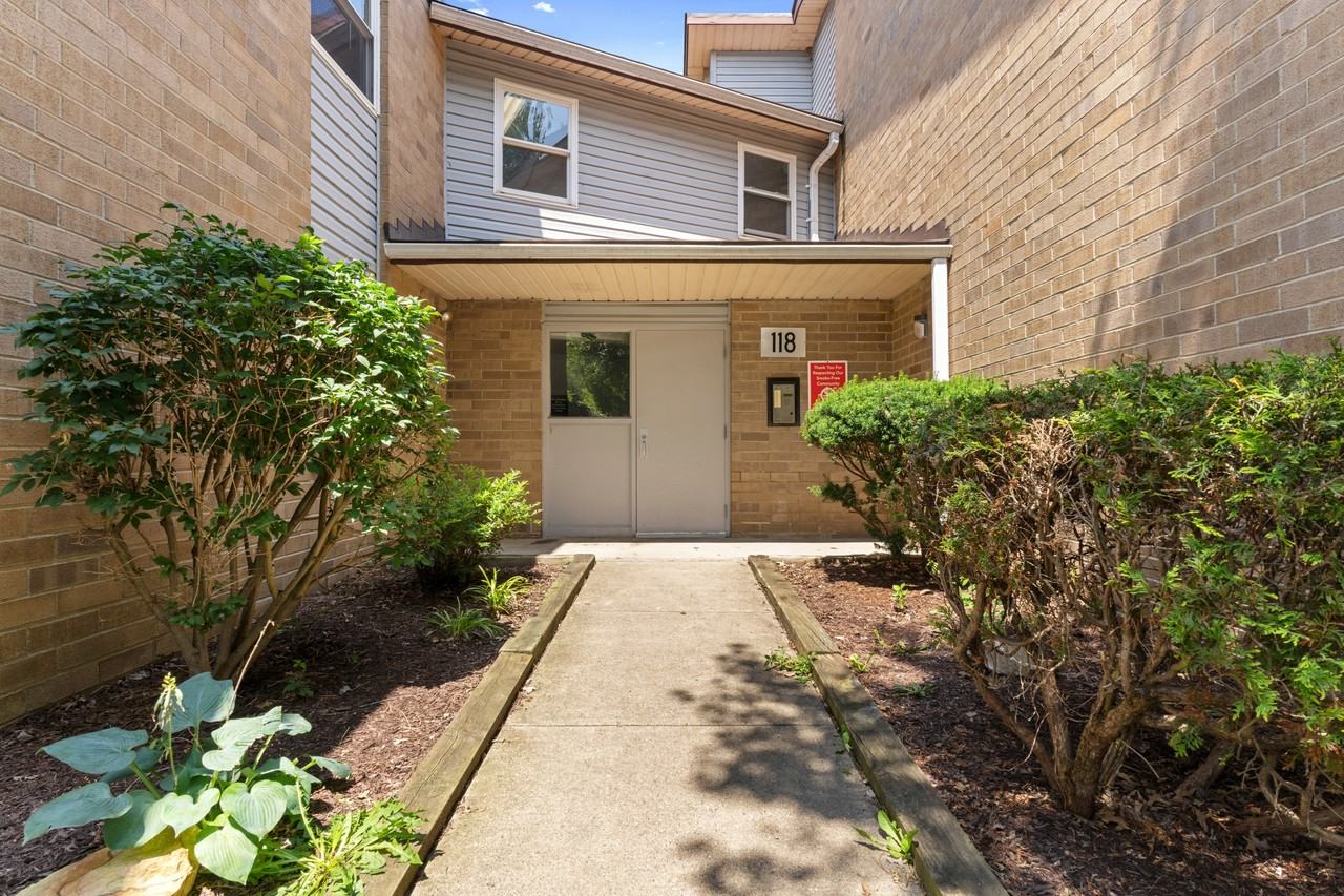 Huntingdon Village Apartments - Photo 7 of 12