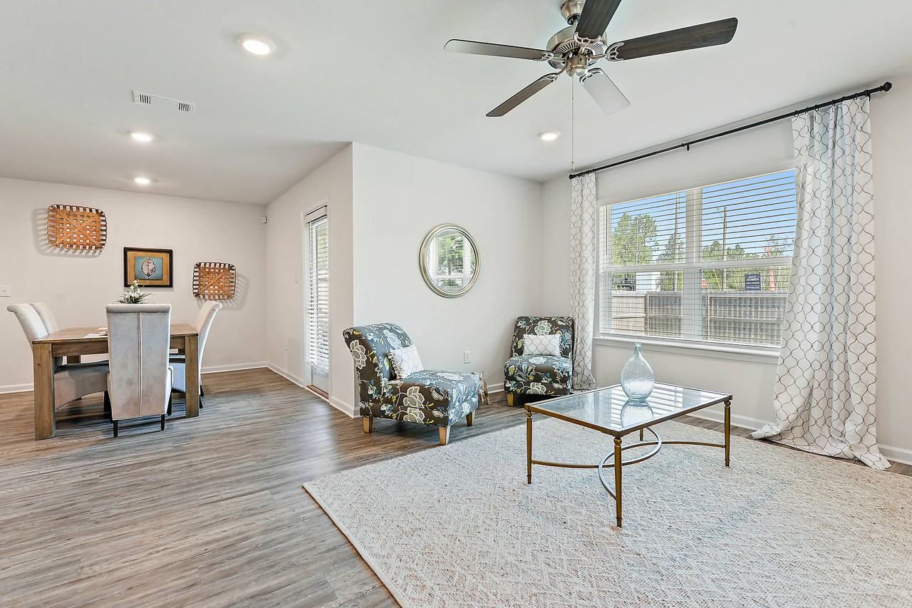 Emerald Lakes South - Photo 5 of 37