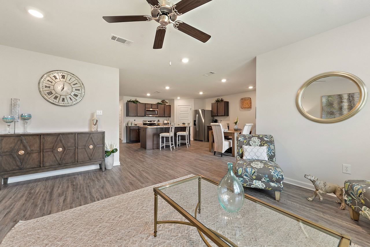 Emerald Lakes South - Photo 7 of 37