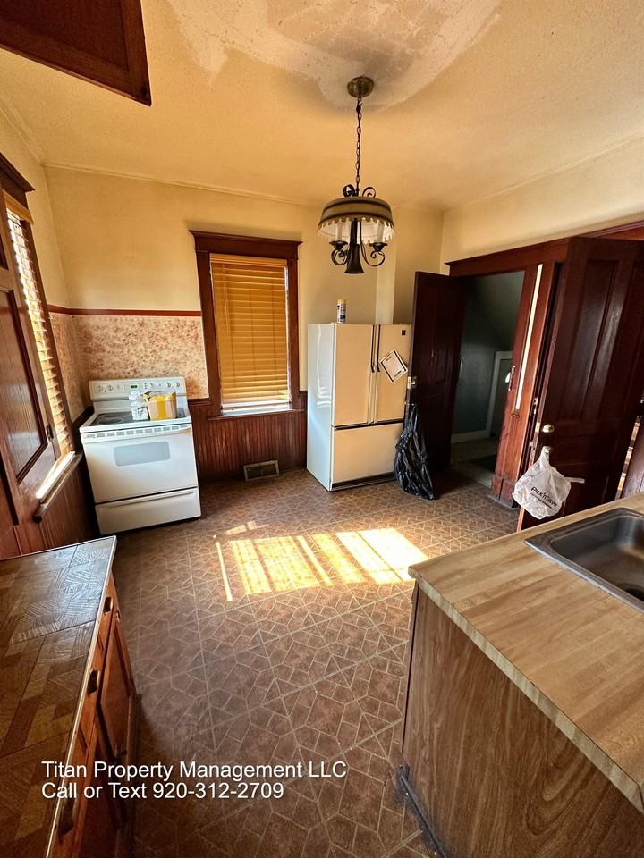 196 Ellis St #1 - Photo 3 of 5