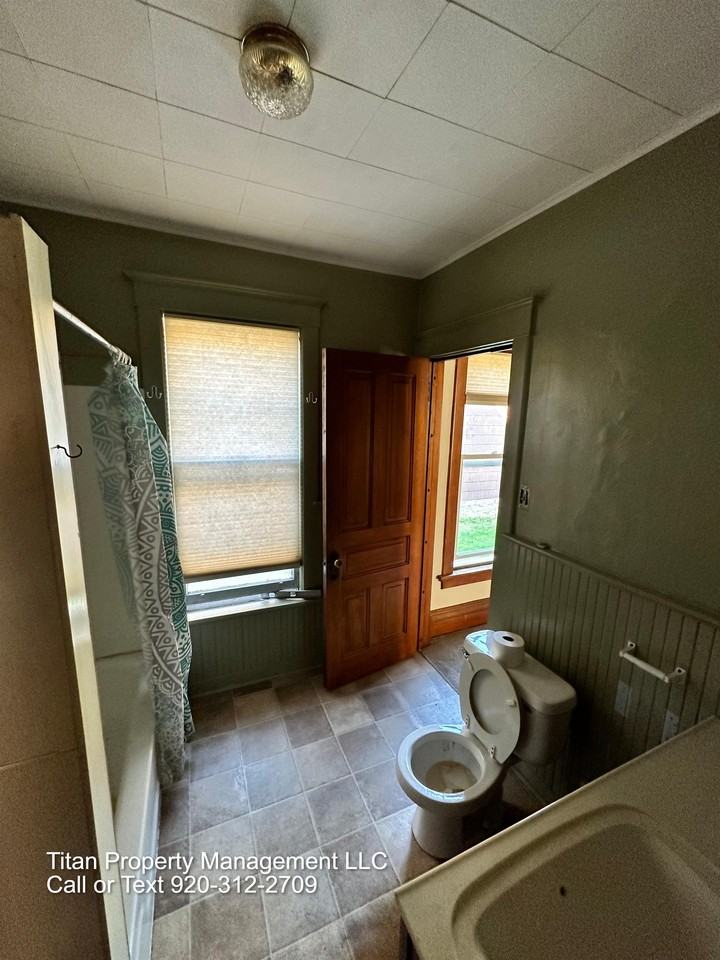 196 Ellis St #1 - Photo 4 of 5