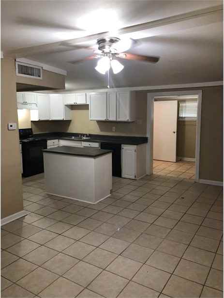 6260 Sarasota Dr #1 - Photo 4 of 9