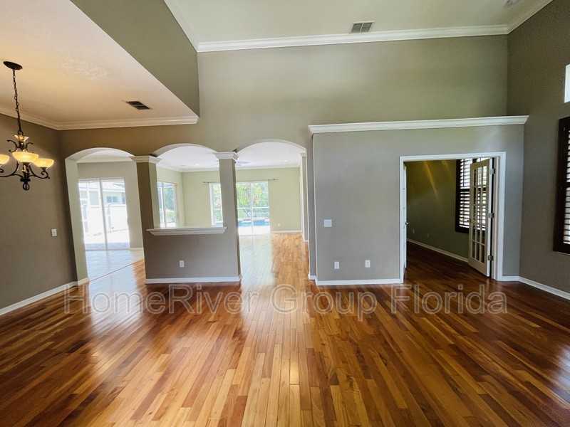 11323 Minaret Dr - Photo 2 of 31