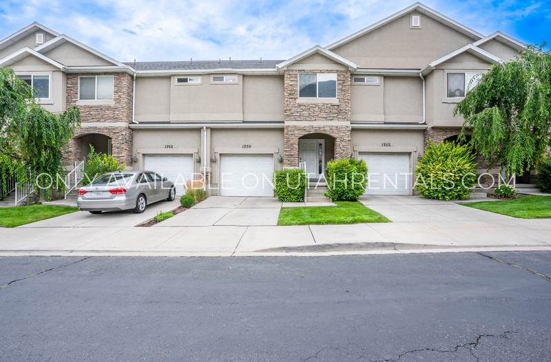 1256 Se - Photo 3 of 15