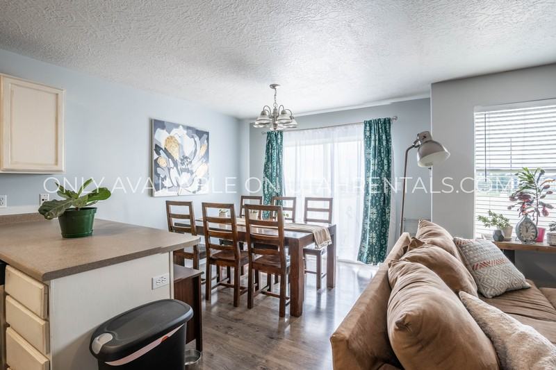 1256 Se - Photo 6 of 15