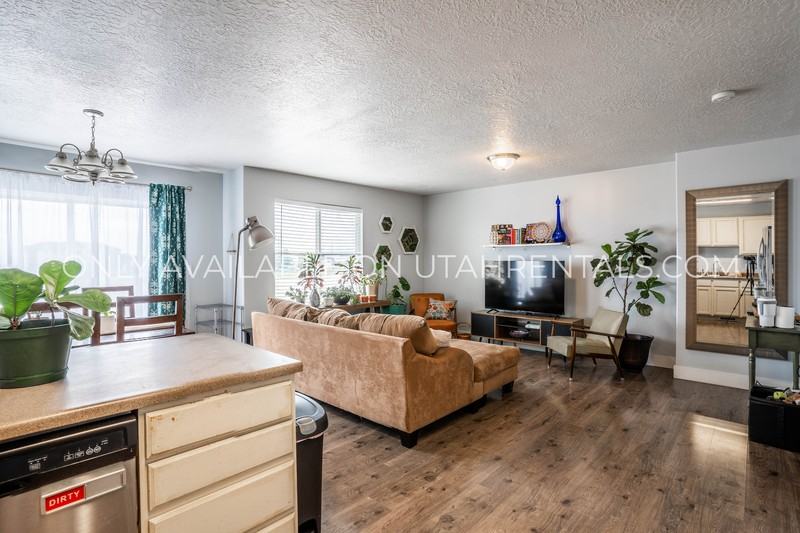 1256 Se - Photo 7 of 15