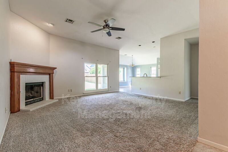 6625 Nw 135th St - Photo 2 of 20