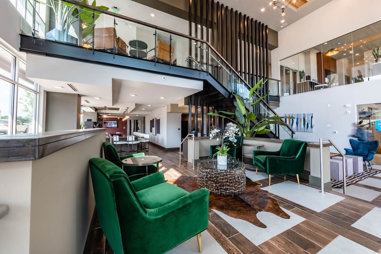 500 West Trade - Photo 2 of 48