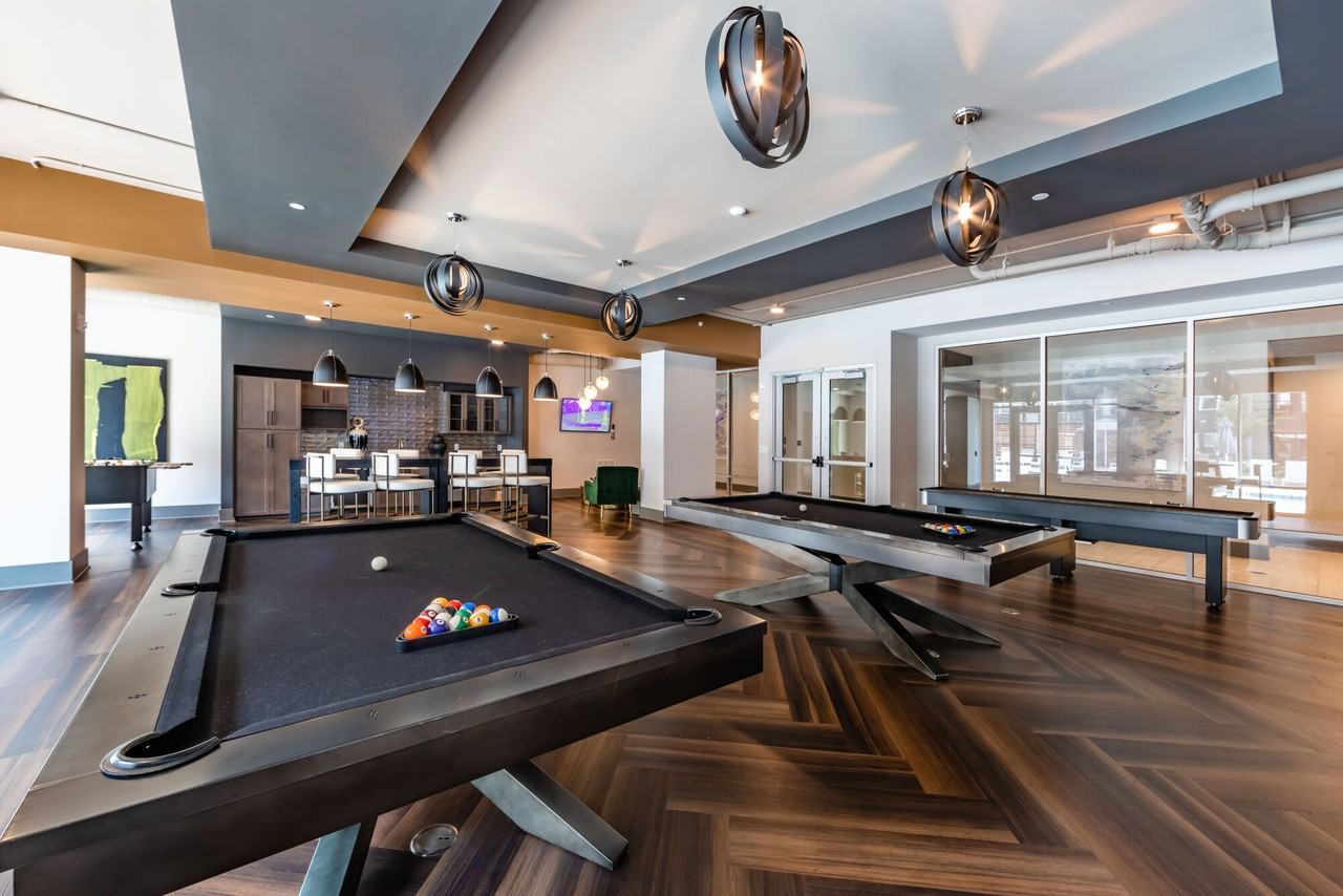 500 West Trade - Photo 5 of 48