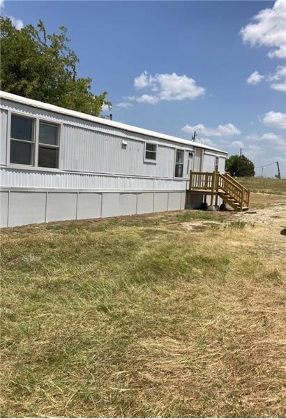 264 Debbie Ln - Photo 2 of 9