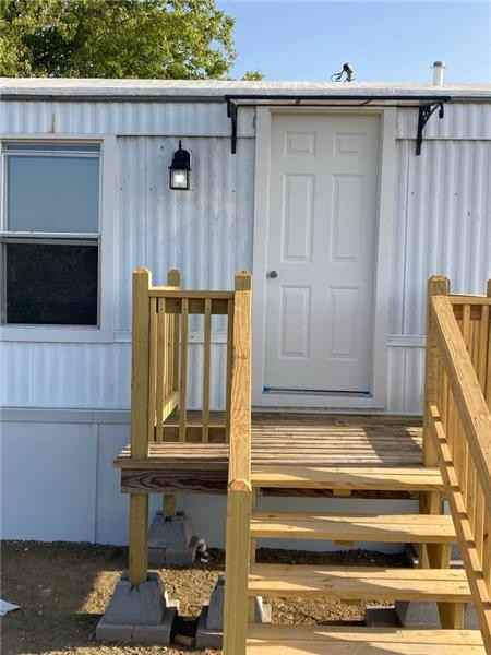 264 Debbie Ln - Photo 3 of 9