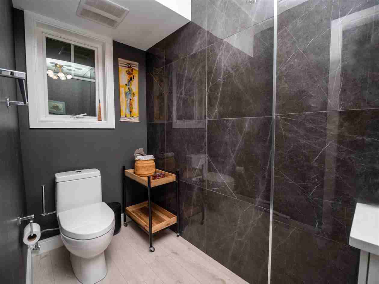 2488 Saint Catherines Street - Photo 6 of 21