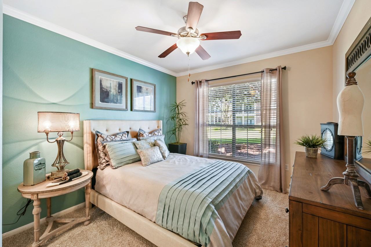 La Salle - Photo 7 of 63