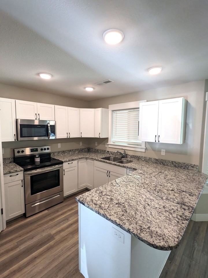 231 S 150 E #0 - Photo 3 of 16